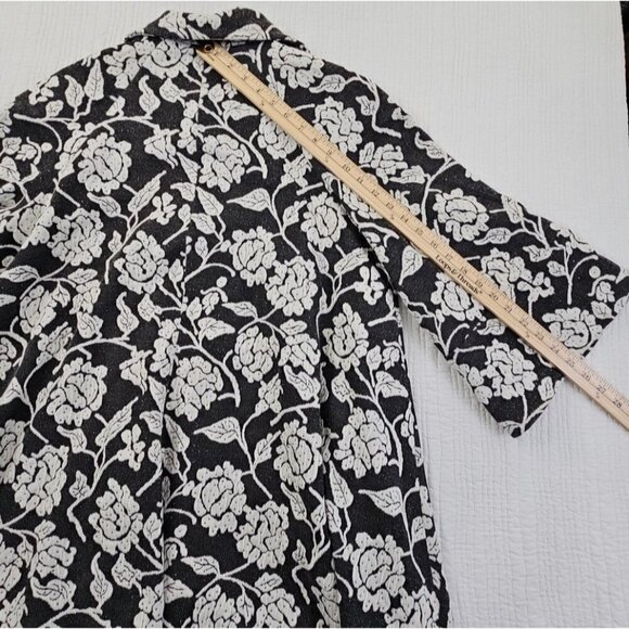 Newport News Overcoat Women's Size 12 Black White Floral Pockets Lined EUC - Picture 10 of 12